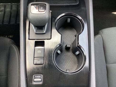 Used 2024 Nissan Rogue S FWD image 24