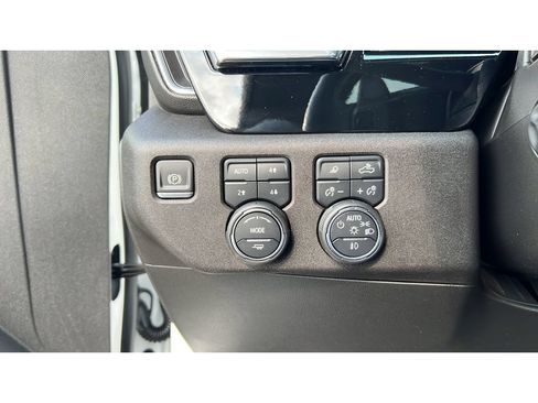 Certified 2024 Chevrolet Silverado 1500 LTZ w/ LTZ Premium Package AWD/4WD image 23