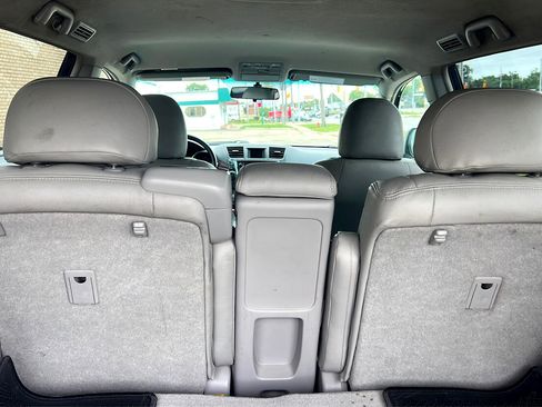 Used 2013 Toyota Highlander Plus image 19