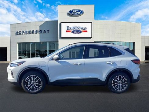 Used 2025 Ford Escape SE image 9