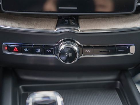 New 2026 Volvo XC60 B5 Plus w/ Protection Package Premier image 22