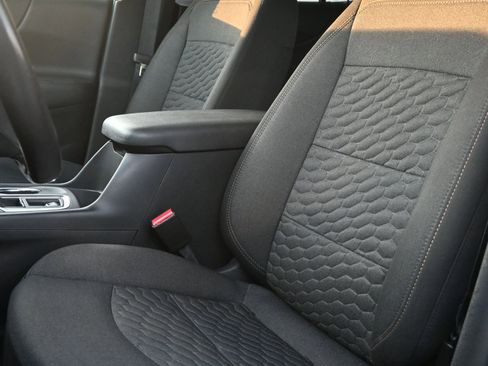 Used 2020 Chevrolet Equinox LT image 18