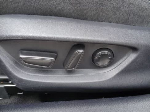 Used 2025 Toyota Camry SE FWD image 7