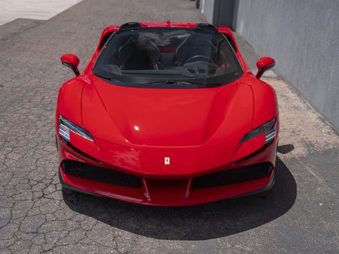Used 2022 Ferrari SF90 Spider AWD/4WD image 9