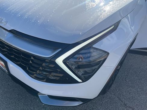 Certified 2025 Kia Sportage EX image 28