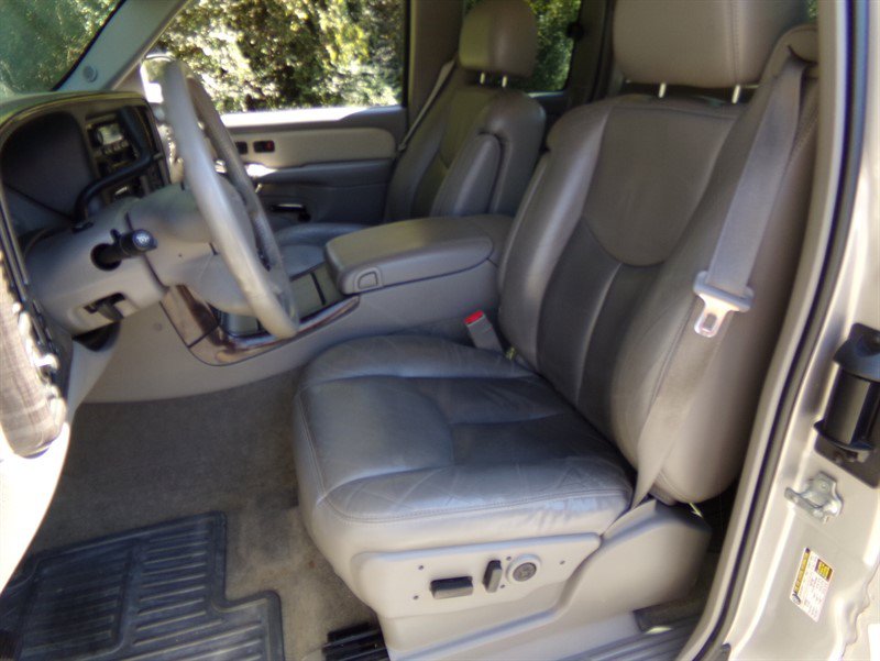 Used 2004 GMC Sierra 1500 Denali AWD/4WD image 17