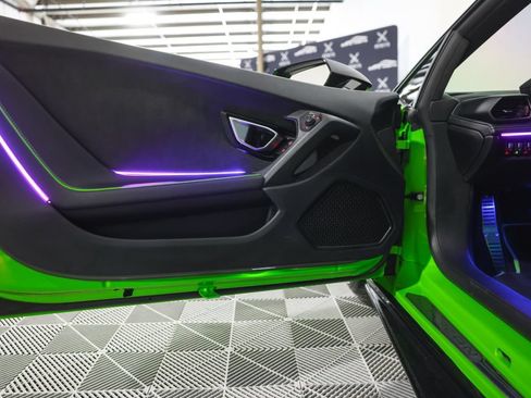 Used 2021 Lamborghini Huracan EVO RWD image 26