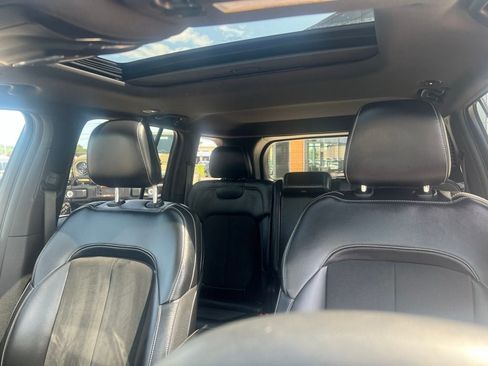 Used 2023 Jeep Grand Cherokee Altitude AWD/4WD image 4