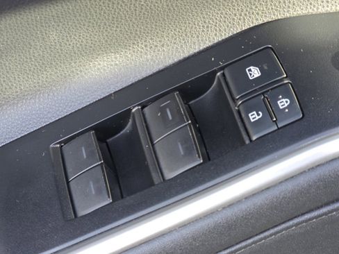 Used 2021 Toyota Highlander XSE image 21