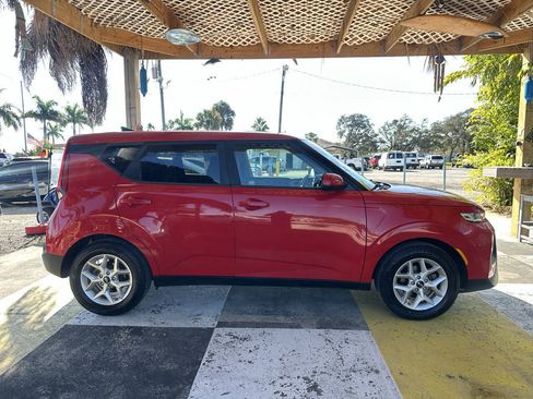 Used 2020 Kia Soul S FWD image 4