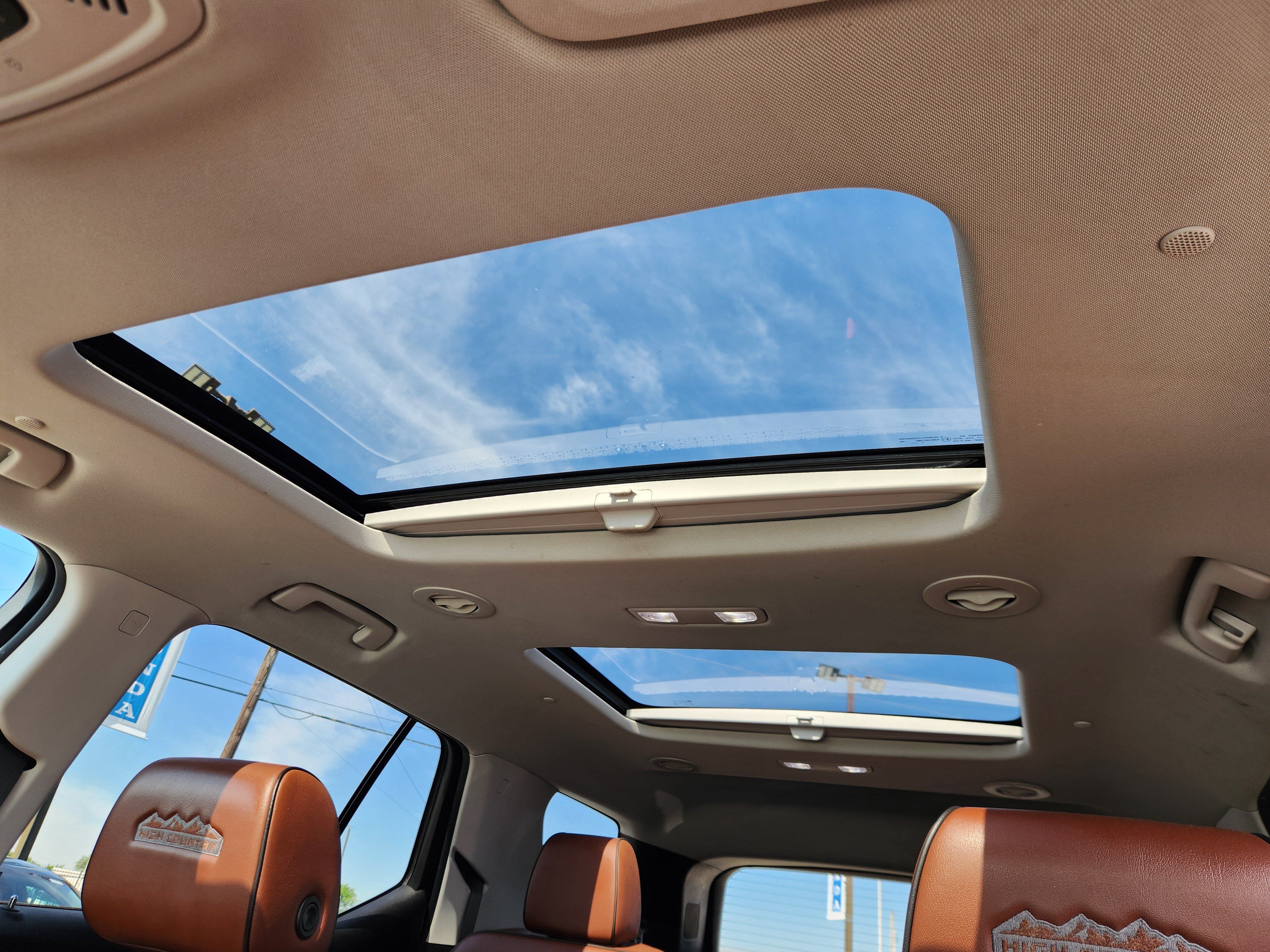 Used 2019 Chevrolet Traverse High Country AWD/4WD image 16