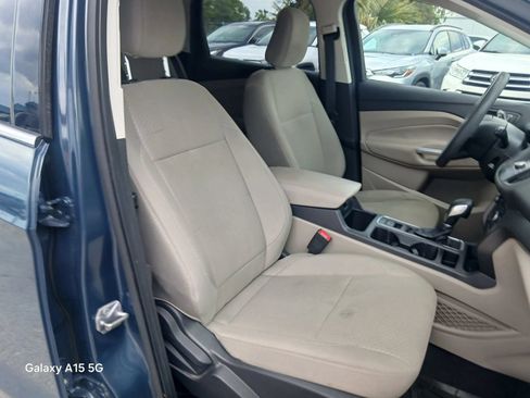 Used 2019 Ford Escape SE FWD image 19