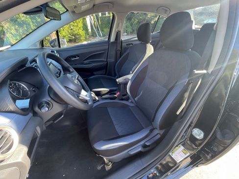 Used 2025 Nissan Versa SV FWD image 34