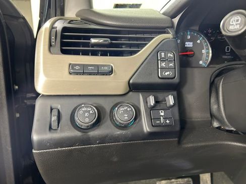 Used 2017 GMC Yukon Denali image 20