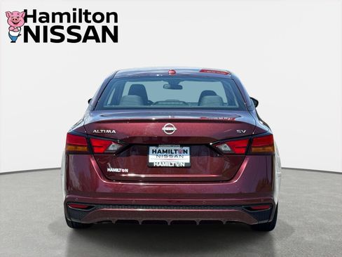 Used 2024 Nissan Altima 2.5 SV FWD image 3