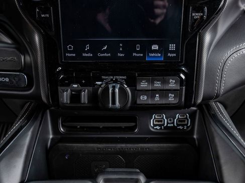 Used 2024 RAM 2500 Limited image 26