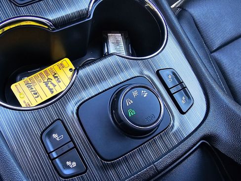 Used 2020 GMC Acadia SLT image 33