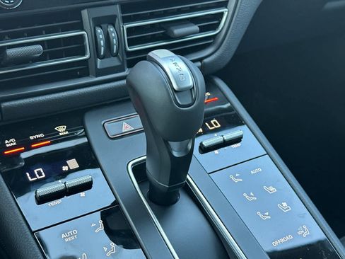 New 2026 Porsche Macan AWD/4WD image 25