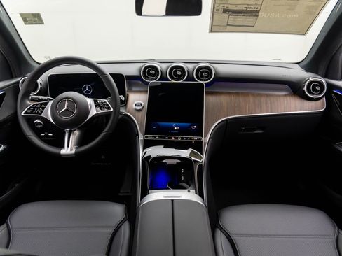 New 2025 Mercedes-Benz GLC 300 4MATIC image 10