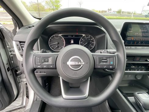 Used 2024 Nissan Rogue SV AWD/4WD image 13