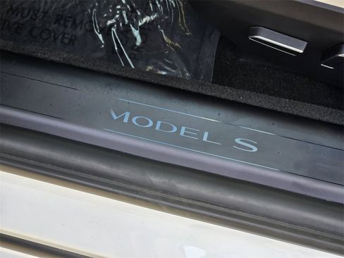 Used 2021 Tesla Model S Plaid image 32