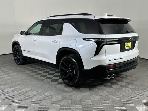 Used 2024 Chevrolet Traverse RS image 17