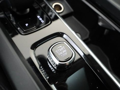 Used 2024 Volvo V60 B5 Cross Country Plus image 16