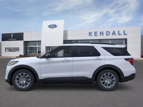 Used 2026 Ford Explorer Active w/ Active Comfort Package image 3