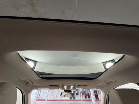 Used 2021 Mercedes-Benz GLB 250 4MATIC image 23