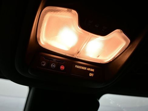 Used 2023 Chevrolet TrailBlazer RS w/ Convenience Package FWD image 19