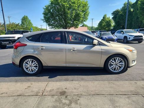 Used 2016 Ford Focus Titanium FWD image 9
