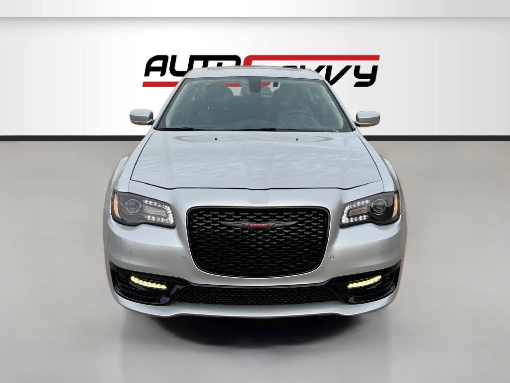 Used 2022 Chrysler 300 Touring L w/ Popular Equipment Group RWD image 2