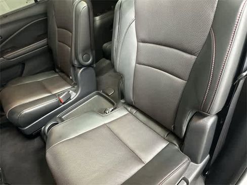 Certified 2022 Honda Pilot Black Edition image 11