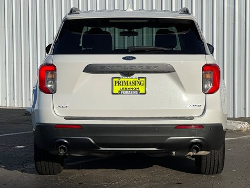Used 2022 Ford Explorer XLT w/ Equipment Group 202A image 5