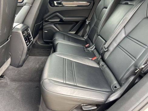 Used 2021 Porsche Cayenne S image 26