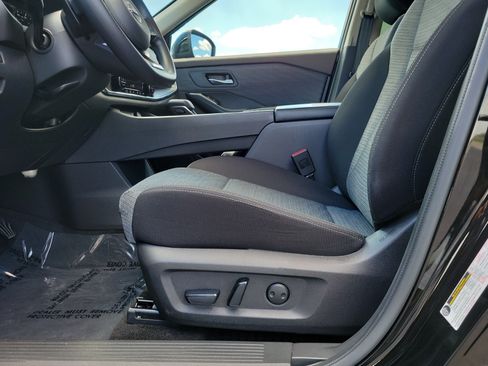 Certified 2023 Nissan Rogue SV AWD/4WD image 16