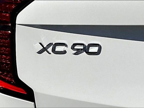 New 2026 Volvo XC90 B6 Ultra w/ Lounge Package image 9