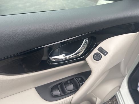 Used 2022 Nissan Rogue Sport SL image 15