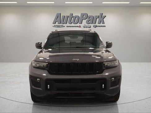 Certified 2023 Jeep Grand Cherokee Overland AWD/4WD image 4