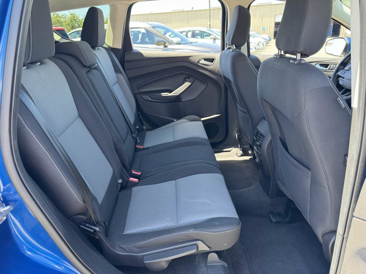 Used 2018 Ford Escape SE w/ SE Sync 3 Package AWD/4WD image 16