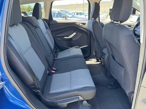 Used 2018 Ford Escape SE w/ SE Sync 3 Package AWD/4WD image 16
