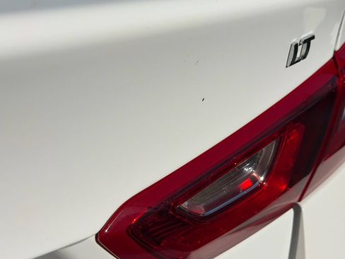 Used 2024 Chevrolet Malibu LT FWD image 11