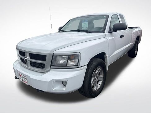 Used 2011 Dodge Dakota Big Horn w/ Skid Plate Group AWD/4WD image 4