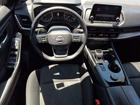 Used 2025 Nissan Rogue SV AWD/4WD image 11