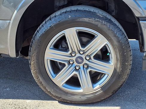 Used 2019 Ford F150 Lariat w/ Equipment Group 502A Luxury AWD/4WD image 9