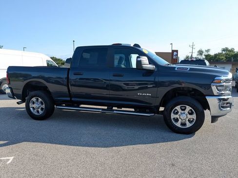 Used 2026 RAM 2500 Big Horn AWD/4WD image 4
