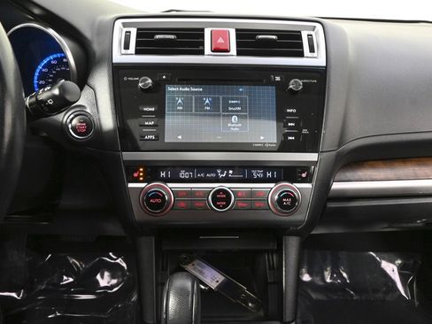 Used 2016 Subaru Outback 2.5i Limited image 27