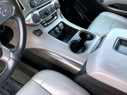 Used 2015 Chevrolet Suburban LT AWD/4WD image 17
