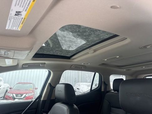 Used 2019 GMC Acadia Denali image 9