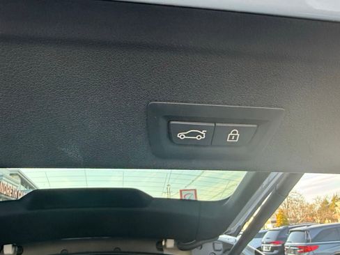 Used 2023 BMW X6 xDrive40i w/ Executive Package image 31